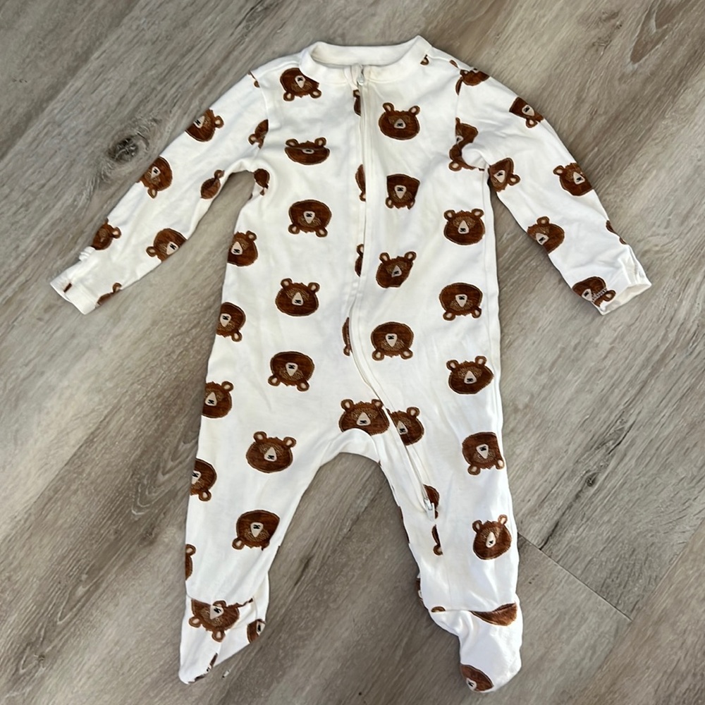Old Navy 2 way zipper bear print size 6-9 months